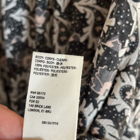 Free People Dani Boho Relaxed Fit Button Up Shirt Black/Cream Paisley size Med - Picture 7 of 14